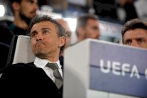 لويس إنريكي يفقد أعصابه بعد هدف ديبالا الثاني