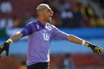 السجن مع وقف التنفيذ لحارس جزائري لاعتدائه على شرطي