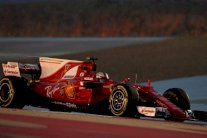 فيتل يسيطر على التجارب الحرة في جائزة البحرين الكبرى