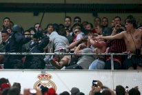 إشتباكات بين جماهير بايرن والشرطة الإسبانية