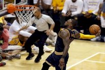 كليفلاند يحسم بطاقته إلى الدور الثاني من 