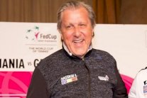 سلوك نستازي وكلامه العنصري يؤديان إلى طرده