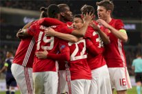 مانشستر وأياكس وليون بشق النفس إلى نصف نهائي الدوري الأوروبي