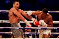 جوشوا يهزم كليتشكو ليجمع لقبين عالميين في الوزن الثقيل