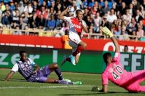 مبابي يقود موناكو إلى الانفراد مؤقتا بصدارة الدوري الفرنسي