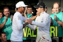 بوتاس يبدأ تثبيت منافسته لهاميلتون في مرسيدس