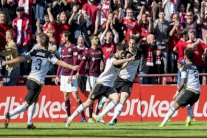 فوز ابردين وهارتس في الدوري الأسكتلندي