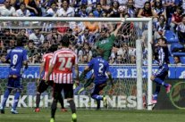 ألافيس يفرمل بلباو ويبقي المنافسة ثلاثية على بطاقتي يوروبا ليغ