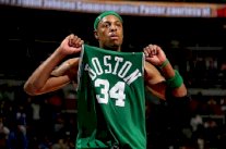 بول بيرس صانع التاريخ مع بوسطن خلع قميصه عن 39 عاماً