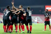 الأهلي يحجز بطاقته مع الصدارة ولخويا يؤكد جدارته