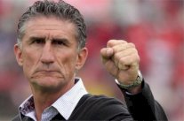 تعيين الأرجنتيني باوزا مدربا للمنتخب الإماراتي لكرة القدم