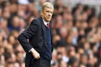 فينغر يتمسك بصلاحيات مطلقة في أرسنال