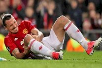 طبيب إبراهيموفيتش ينفي إجراء أبحاث على ركبته