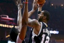 الدريدج يقول كلمته ويهدي سان انتونيو بطاقة نهائي الغربية