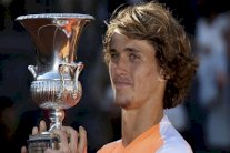 زفيريف يفاجىء ديوكوفيتش ويحرز أول ألقابه في الماسترز