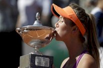 سفيتولينا تحرز لقب السيدات في دورة روما