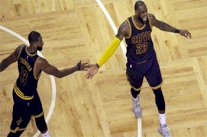 ليبرون يقود كليفلاند إلى فوز أول في أرض بوسطن