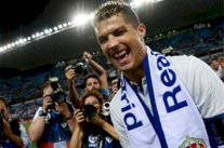 رونالدو يدافع عن نفسه أمام الصحافيين : أنا لست شيطانا