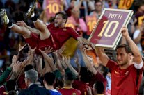 توتي مودعا : دخلت غرفة ملابس روما طفلاً وأغادرها رجلاً