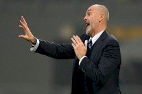 فيورنتينا يعلن تعاقده مع المدرب بيولي