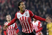 فان دييك سيصبح أغلى مدافع في العالم بانتقاله إلى ليفربول