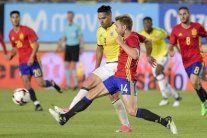 إسبانيا تفلت من الخسارة أمام كولومبيا في مباراة ودية