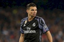 بيبي يعلن رحيله عن ريال مدريد هذا الصيف وينتقد زيدان