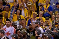 غولدن ستايت يتوج بطلا للمرة الخامسة