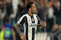 يوفنتوس سيسمح لداني ألفيس بالرحيل