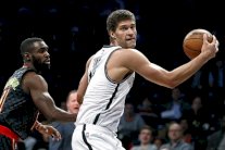 ليكرز يضم بروك لوبيز وعينه على بول جورج وبعدها ليبرون جيمس