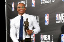 وستبروك يتوج موسمه الاستثنائي بجائزة افضل لاعب