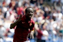 روما يعير المهاجم العاجي دومبيا إلى سبورتينغ