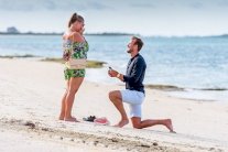 هاري كين يطلب الزواج من صديقته بطريقة رومانسية