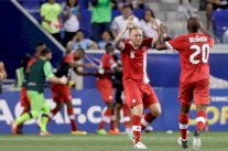 ثنائية ديفيس تمنح كندا فوزها الأول في بطولة 