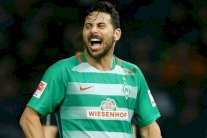 الأرجنتيني بيتزارو إلى إسبانيا تمهيدا للانضمام إلى اشبيلية