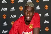 خمسة انتقالات قياسية في كرة القدم العالمية والإنكليزية