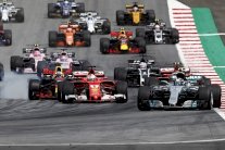 فورمولا واحد: سباق مع الوقت من حلبة إلى أخرى في أقل من أسبوع