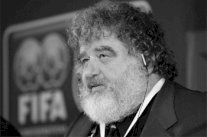 وفاة الأميركي تشاك بلايزر المخبر الرئيسي في فضائح 