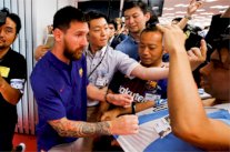 ليونيل ميسي يعد بتقديم