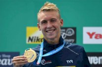 أوليفييه يهدي فرنسا الذهبية الأولى في مونديال السباحة 2017