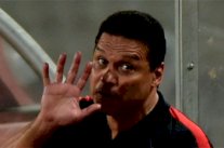 الاتحاد الافريقي يعاقب حسام البدري مدرب الأهلي المصري لرفضه الحديث لقناة 