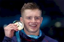 البريطاني بيتي يحتفظ بذهبية 100 متر صدرا في مونديال السباحة