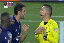 كاكا يتعرض لأغرب حالة طرد في مشواره الاحترافي