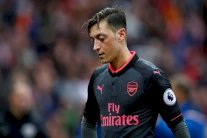 جيرارد يفتح النار على مسعود أوزيل