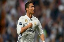 رونالدو يتصدر قائمة المرشحين لجائزة الفيفا لأفضل لاعب في العالم - بوابة الشروق