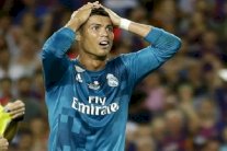 إصابة كريستيانو رونالدو وعالم الرياضة الإسباني بالذهول بعد إعتداء برشلونة