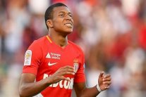 جماهير نادي موناكو تفتح النار على مبابي