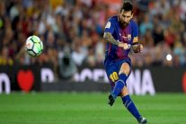 ميسي يحقق رقما قياسياً جديداً بهاتريك على القائم