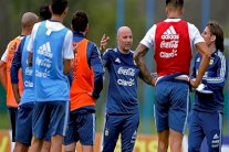 الأرجنتين في زيارة مصيرية إلى مونتيفيديو