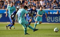 برشلونة يتخطى الافيس وإنتر يُسقط روما ويونايتد ينفرد بالصدارة